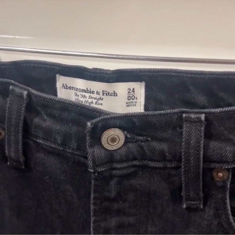 Abercrombie & Fitch Ultra High Rise 90s Straight Jeans Women’s Size 24 - Picture 2 of 6